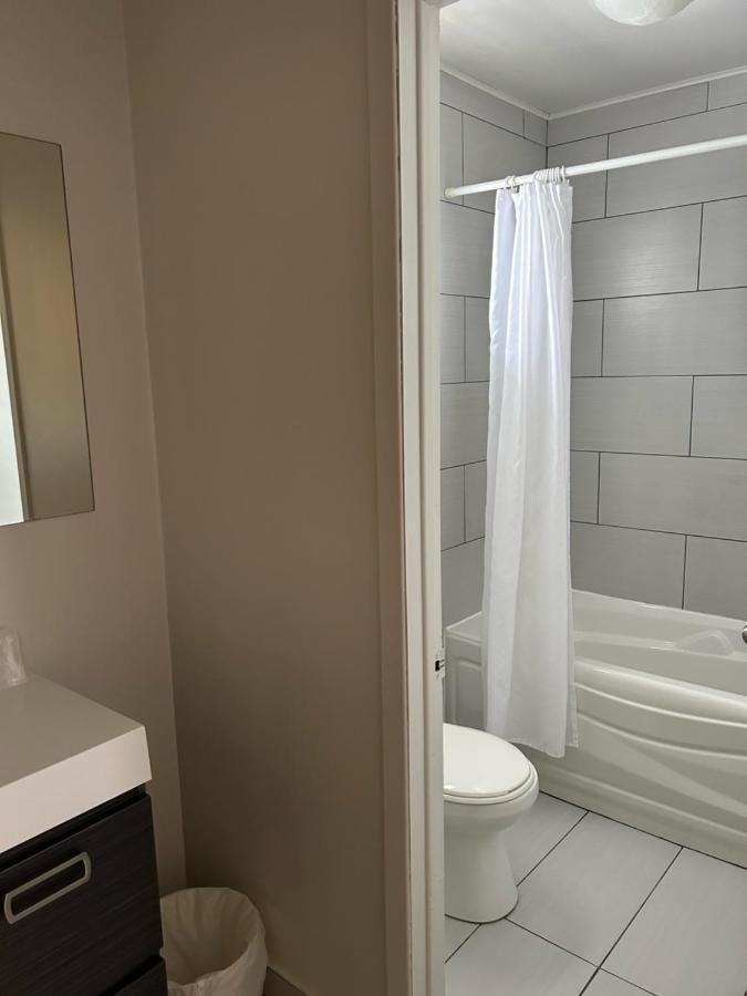 Motel Complexe Dix80 Mont-Laurier Esterno foto