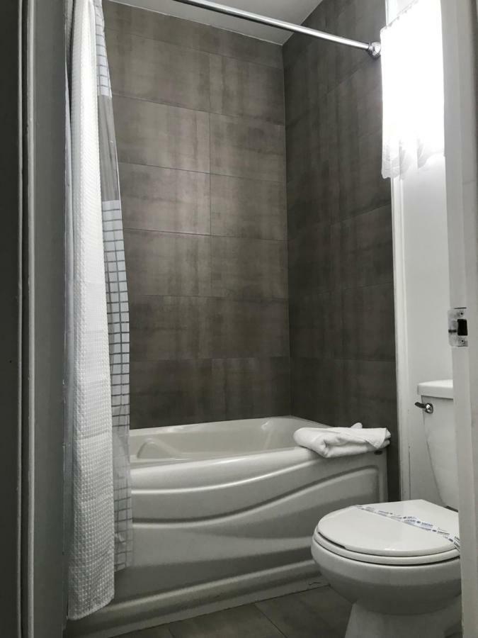 Motel Complexe Dix80 Mont-Laurier Esterno foto
